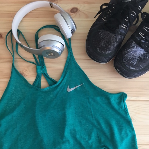 Teal Nike Tank. Like new, no damage. - Picture 1 of 4